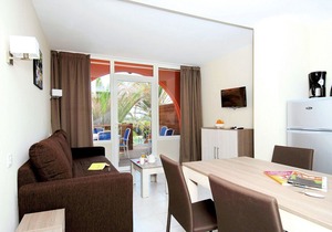 Tidy apartment near the beach in a lively seaside resort