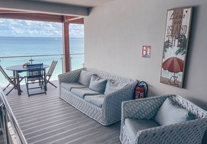 Tiki Unit, one bedroom studio, furnished., second floor street side