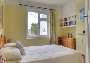 Tillicum - Four Bedroom House, Sleeps 8