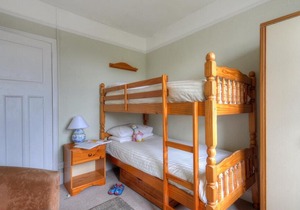 Tillicum - Four Bedroom House, Sleeps 8