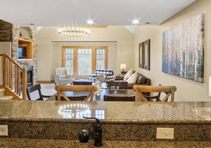 Timbers H-3- Mountain Condo, Gated Resort, Indoor/Outdoor Pools and Hot Tub, Fitness Area, Fishin...