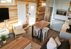 Tiny‑Home W/King Bed, Fire Pit & Monument Views