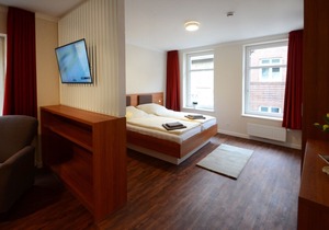 To the Brandenburg Gate 02 boarding house