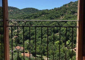 Top Apartment with air conditioning and * Large Heated Pool *