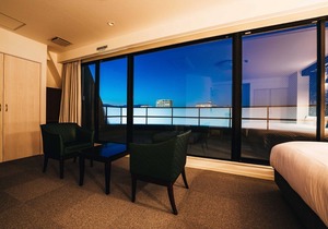 Top Floor Balcony Suite 8SUITE NonSmoking/Saga Saga