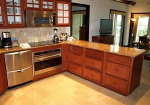 Top Floor corner unit in main building !