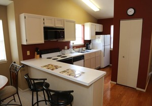Top Floor Eagles Nest Condo with Pool and Hot Tub and Lake Views close to SDC
