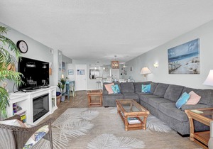 Top floor, oceanfront views!