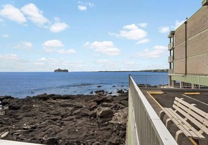 🏖️Top Floor with Ocean Views| Convenient Location🏖️