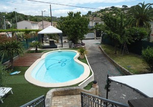 TOP OF VILLA WITH HEATED SWIMMING POOL IN THE GAUDE VILLAGE CLOSE CAGNES AND NICE