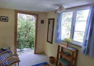 Torea Cabin - Ao Marama Retreat - Stunning Bush setting and Ocean Views