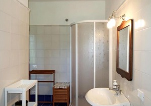 Torsoli Apartment Sleeps 20 Pool WiFi