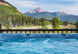 Townhome Across from Purg- Awesome Unobstructed Views/Deck/Private Hot Tub