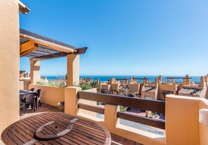 Townhouse with great sea views in Riviera del Sol