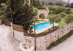 Traditional Stone Villa With Pool And Nice View.