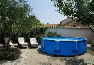 Traditional villa with private pool, secluded garden and convenient location