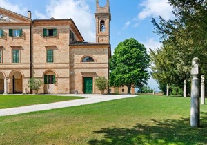 Traditional Villa in Filottrano with Swimming Pool
