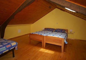Traditional villa with private pool, secluded garden and convenient location