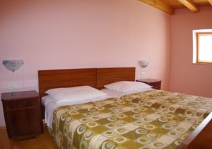 Traditional villa with private pool, secluded garden and convenient location