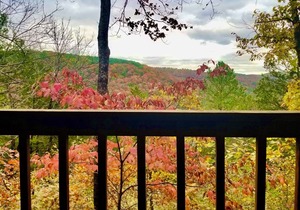 Tranquil Cabin- Perched on Mountain Top boasting jacuzzi for two and expansive deck with views! Trail & Cave on Property!