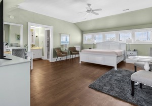 Tranquil House Inn - Downtown Waterfront Manteo - 1 King Large Premium Room 33