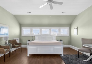 Tranquil House Inn - Downtown Waterfront Manteo - 1 King Large Premium Room 33