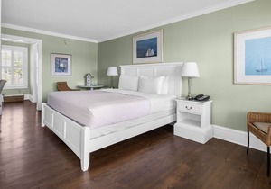 Tranquil House Inn - Downtown Waterfront Manteo - 1 King Premium Room 21