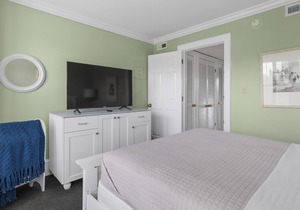 Tranquil House Inn - Downtown Waterfront Manteo - 1 Queen Suite Premium Rm 31
