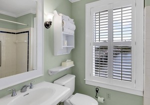 Tranquil House Inn - Downtown Waterfront Manteo - 2 Queens Premium Room 22