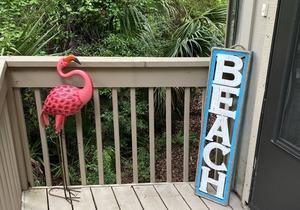 Tranquil Two-Bed Bungalow in Sea Pines – Walk to the Beach & Pool, Pet Friendly