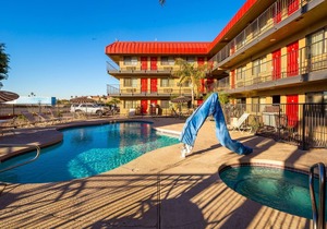 Travelers Inn