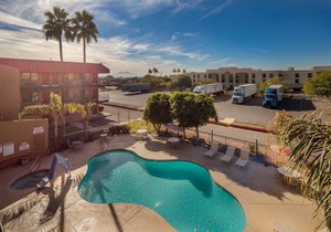 Travelers Inn