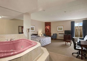Travelodge by Wyndham Cambridge Waterloo