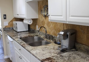 Treehouse Townhouse on Little Sabine Bay. Perfect location!