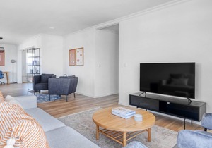 Trendy Iselin 2.5 Room w/ Storage, 1min to Local Market, by Blueground