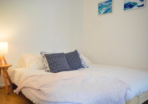 Trendy Modern 2BD Apartment Close to Beach & City