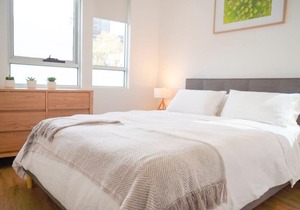 Trendy Modern 2BD Apartment Close to Beach & City