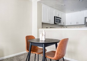 Trendy Santa Clara 1BR w/Gym, Pool & W/D, walk to Safeway, by Blueground