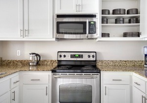 Trendy Santa Clara 1BR w/Gym, Pool & W/D, walk to Safeway, by Blueground