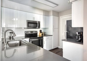 Trendy Sunnyvale 2BR w/Gym, Pool & BBQ, walk to Apple, by Blueground