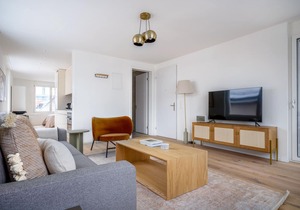 Trendy Wiedikon 2.0 Room w/Storage & W/D, 3 min to Market, by Blueground