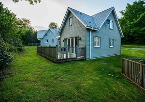 Trewhiddle Villa 18 - a trewhiddle that sleeps 7 guests in 4 bedrooms