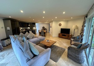 Trewhiddle Villa 17 - a trewhiddle that sleeps 7 guests in 4 bedrooms