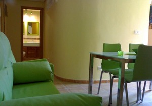 Triple apartment - double and single bed. 5 in Alcoi