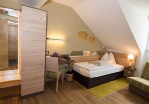 Triple room with shower, WC - Hotel Dollinger