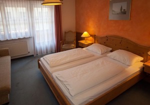 Triple room with shower, WC - Sporthotel Dachstein West