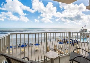 Tropical 1BD vacation condo in beautiful resort setting with pool amenities to enjoy