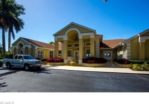 Tropical get away in Naples!