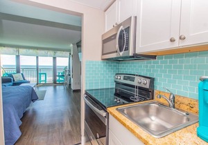 Tropical Oceanfront King Suite-Caravelle Resort 420