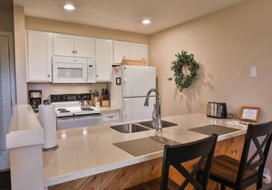 Trout Creek Condo #127 - 2 Bedroom Loft, 2 Baths - Sleeps 7
